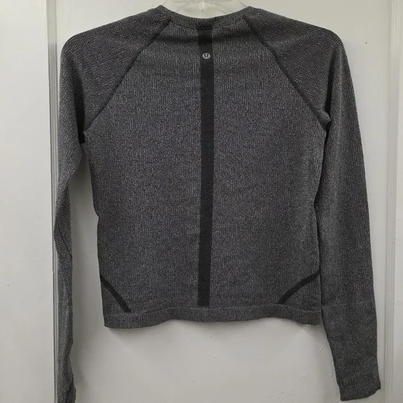 Lululemon Swiftly Tech Long-Sleeve 2.0 Waist Length Sparkle Size 8 Like New - Picture 2 of 7